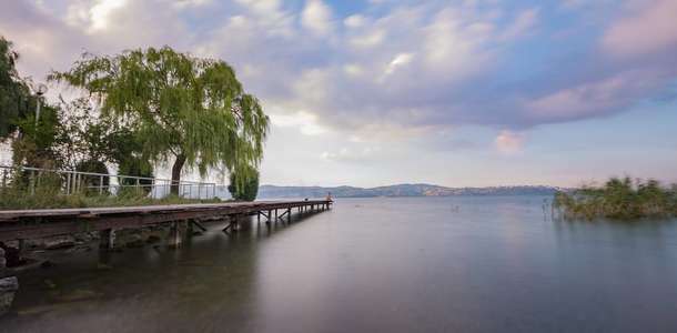 Sapanca Gölü’nün berrak sularında yüzün, kanoya binin