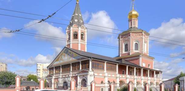 Güzelliği temsilen yapılmış Holy Trinity Katedrali’nde sanatın inceliklerini keşfedin