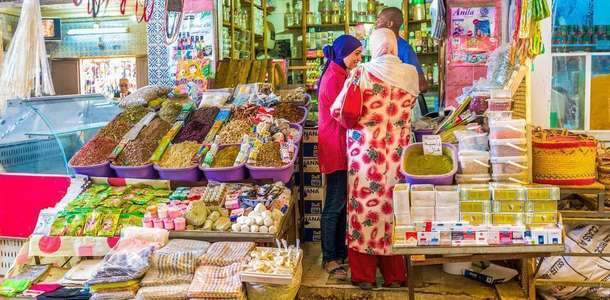 Çarşısını pazarını gezin, otantik şehir hatıraları alın