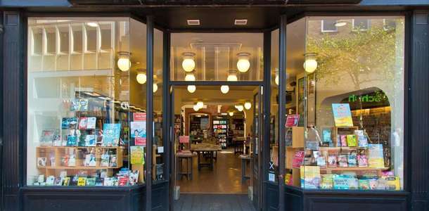Waterstones'ta kitap okuma etkinliklerine katılın