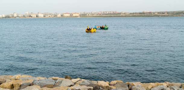Göllerinde ve çevresindeki sayfiyelerde nefes kesen doğanın tadını çıkarın