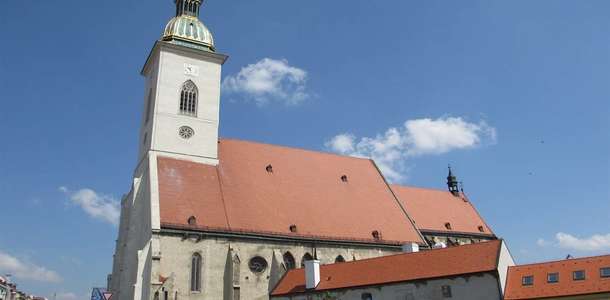 Gotik tarzda inşa edilen katedrali ziyaret edin