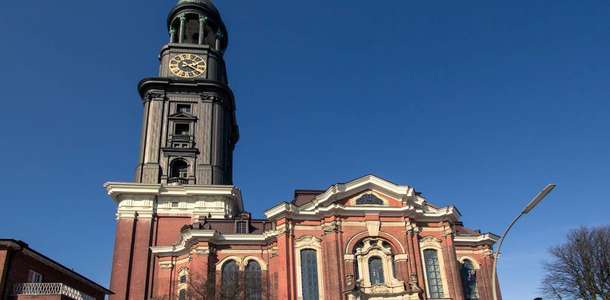 St. Michaelis Kilisesi’ni görün 