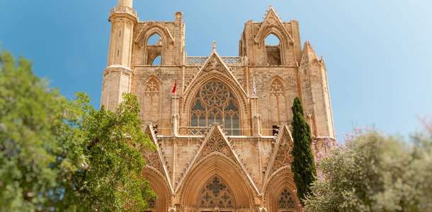 St. Nicholas Katedrali’ni ziyaret edin  