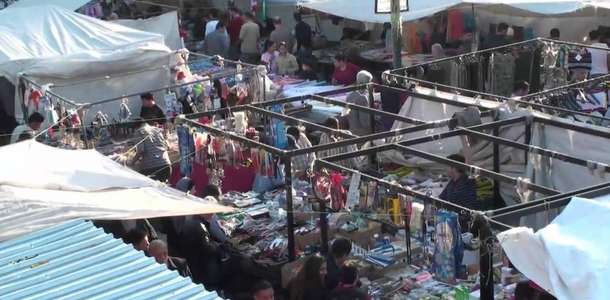 Souk Al Ahad'da alışveriş yapın