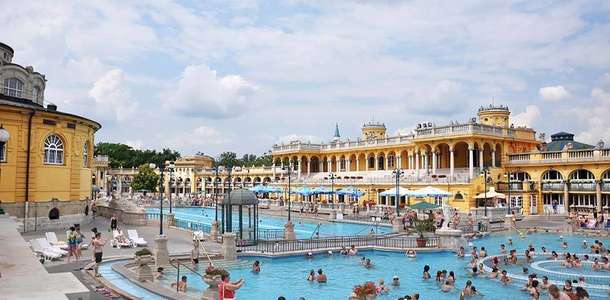 Széchenyi Hamamlarını ziyaret edin