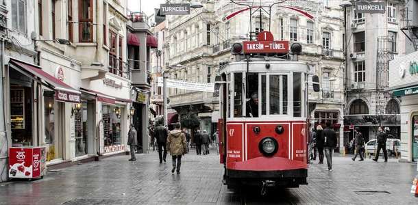 Taksim Meydanı'ndan Tünel'e kadar yürüyün