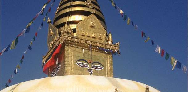 Görkemli Swayambhunath Tapınağı’nı görün  