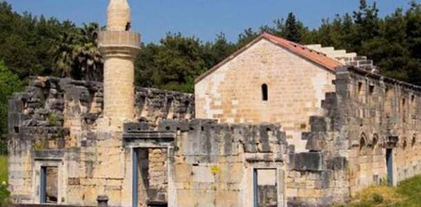 Tarihi Ala Camii’nde medeniyetlerin buluşmasına tanık olun