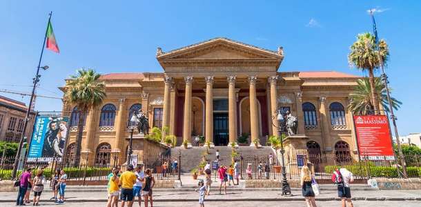 İtalya'nın en büyük opera binası Teatro Massimo'yu gezin