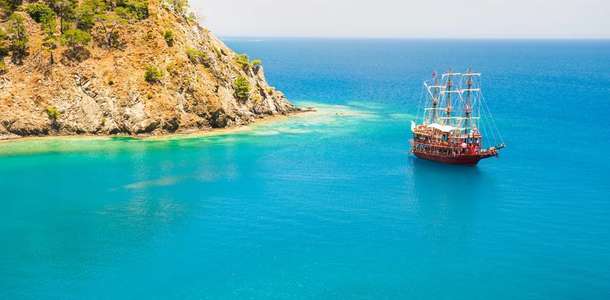 Teknelerle Akdeniz’in koylarına açılın  
