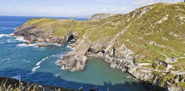 Tintagel evinde deniz manzarasına doyun