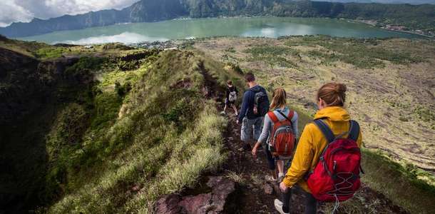 Batur Yanardağı bölgesinde trekking yapın