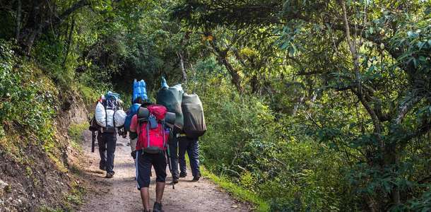 Wadi Shab’ta trekking yapın