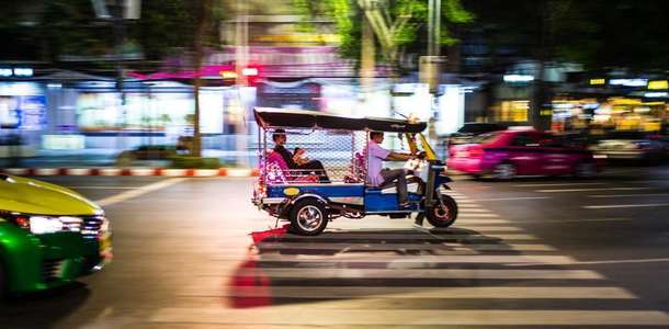 Tuk Tuk ile yolculuk yapın