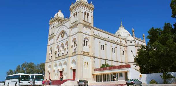 Dar Ben Abdallah Müzesi’nde sergilenen eserleri görün  