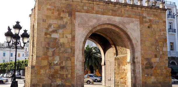 Bab-El Bahr’dan geçin  