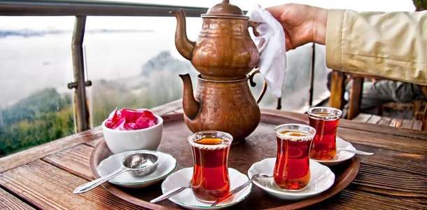Pazar Köyü’nün kahvesinde bir demli çay için