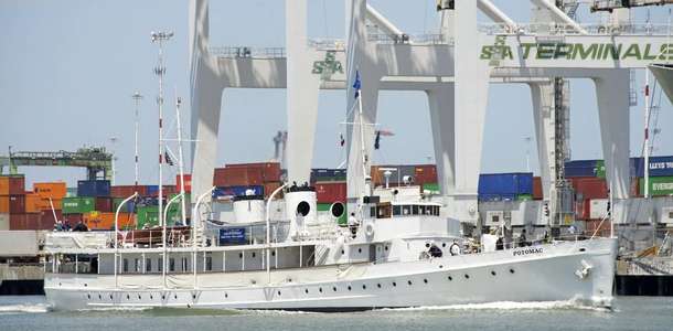 U.S.S. Potomac’ı gezin.