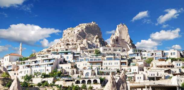 Manzaraya bir de Uçhisar Kalesi’nden bakın  