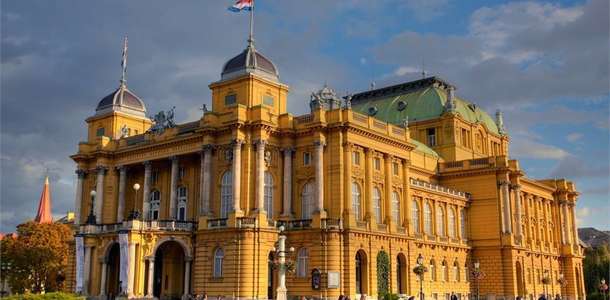 Zagreb Arkeoloji Müzesi ve Parkı
