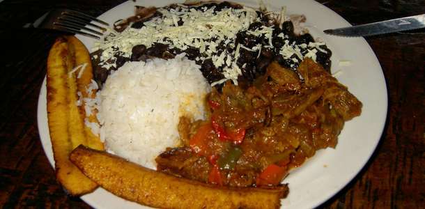 Siyah fasulye: Pabellon criollo
