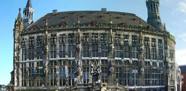 Town Hall – (Rathaus):