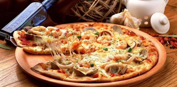 Deniz Ürünlü Pizza