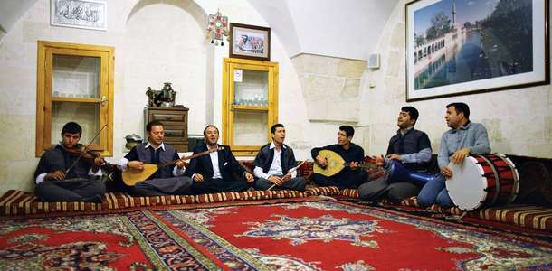 Sıra gecesine katılın