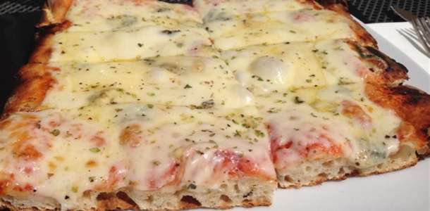 Uruguay Usulü Pizza