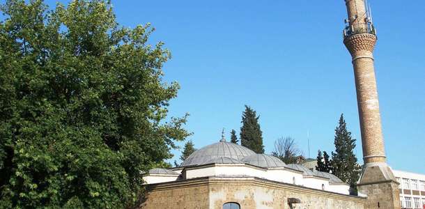 Burmalı Cami ve Çakaloz Cami’yi yakından görün
