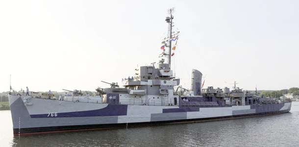 USS Slater DE-766