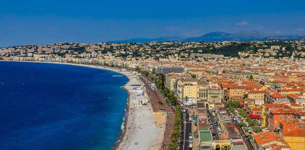 Vieille Ville sokaklarında dolaşın