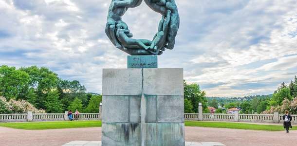 Vigeland Heykel Parkı’nda yürüyüş yapın
