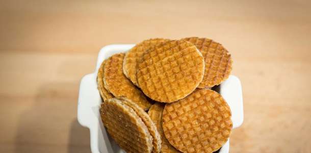 Seyahatinize karamelli stroopwaffle’ı deneyerek başlayın