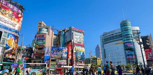 Ximending’de kalabalığın arasına karışın