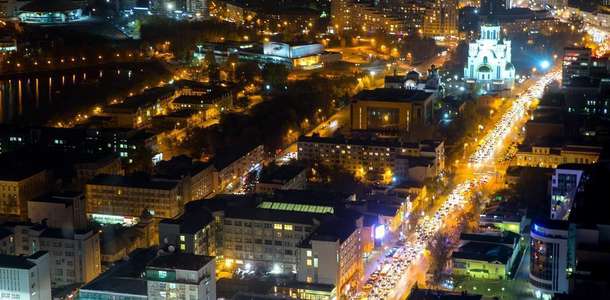 Gece hayatına Yekaterinburg şehrinden bakın