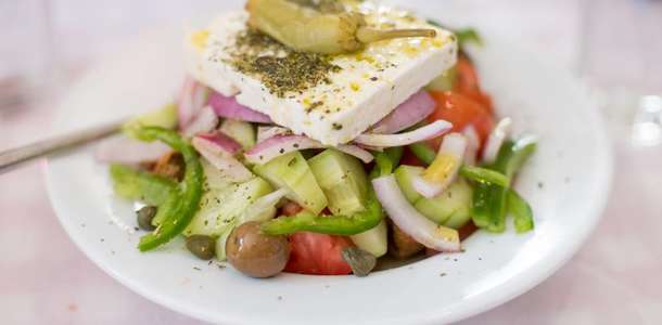 Lezzetli ve sağlıklı Yunan salatasını tadın