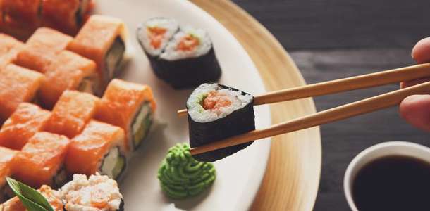 Zencefilli Suşhi yiyin