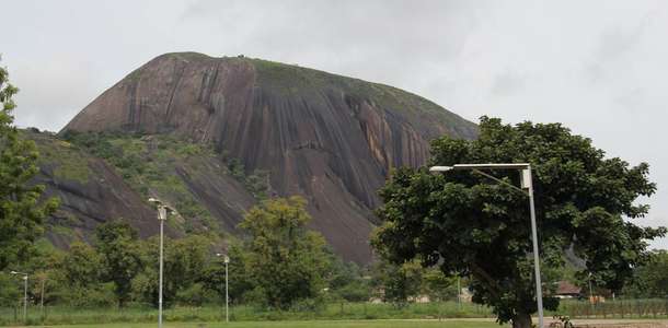Zuma ve Aso kayalarını görün